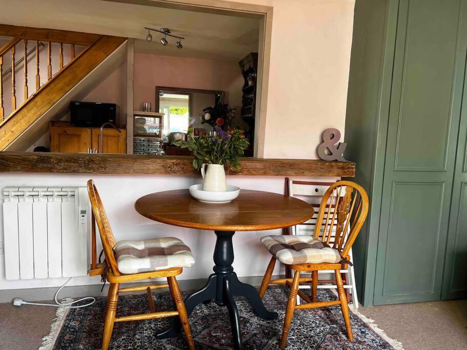 Quirky 1 Bedroom Barn On The River In アランデル エクステリア 写真